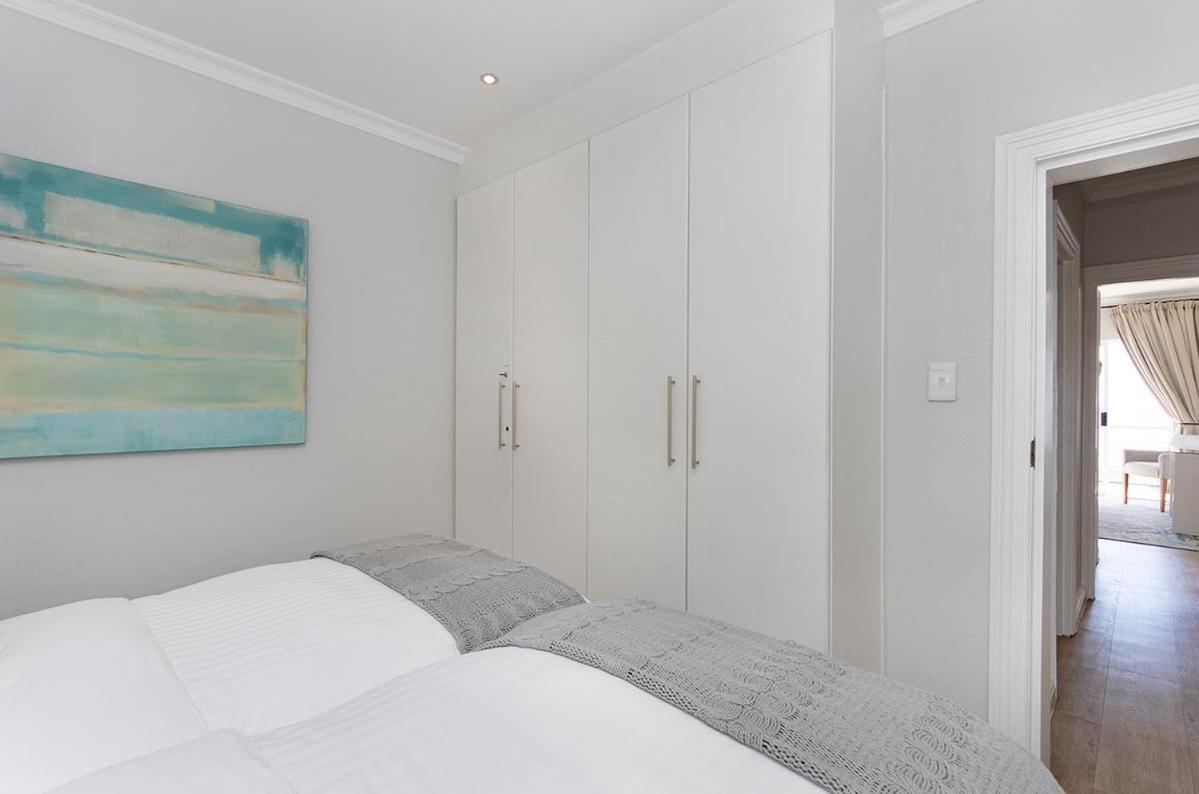 Stunning Sea View Apartment - Camps Bay เคปทาวน์ ภายนอก รูปภาพ