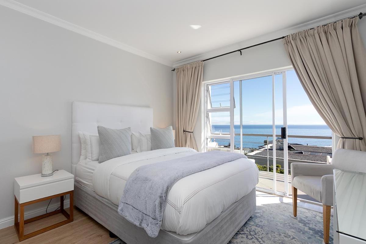 Stunning Sea View Apartment - Camps Bay เคปทาวน์ ภายนอก รูปภาพ