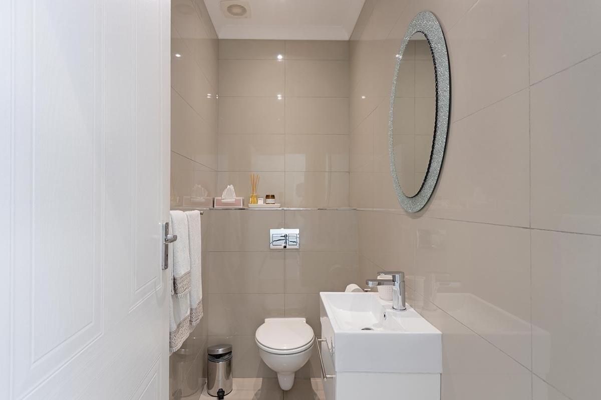 Stunning Sea View Apartment - Camps Bay เคปทาวน์ ภายนอก รูปภาพ