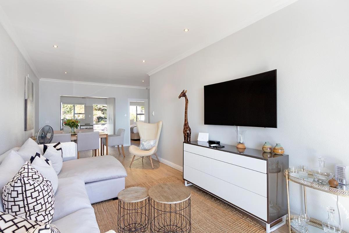 Stunning Sea View Apartment - Camps Bay เคปทาวน์ ภายนอก รูปภาพ